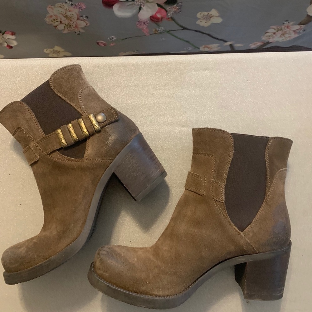 Leather boots